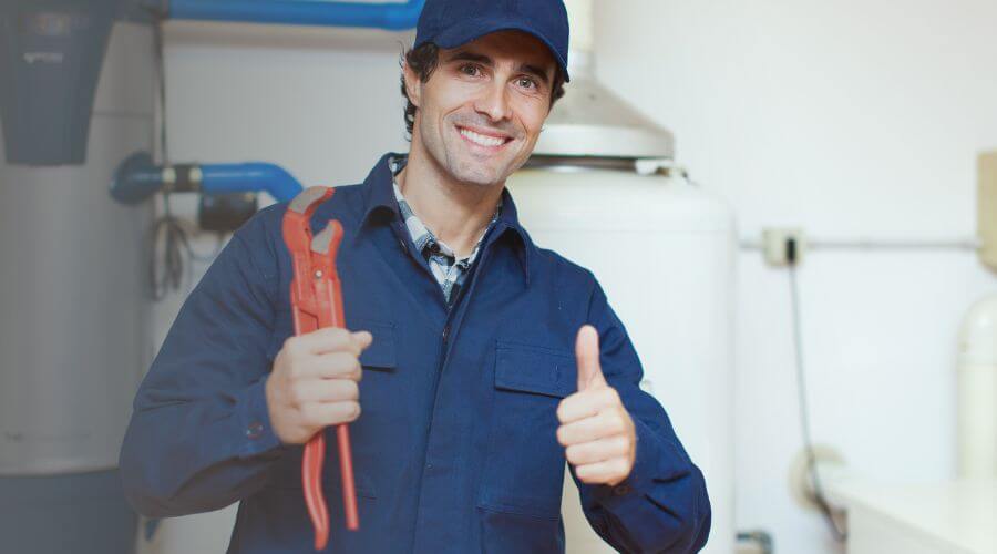 Expert burst pipe repair services in Sullivan, IL